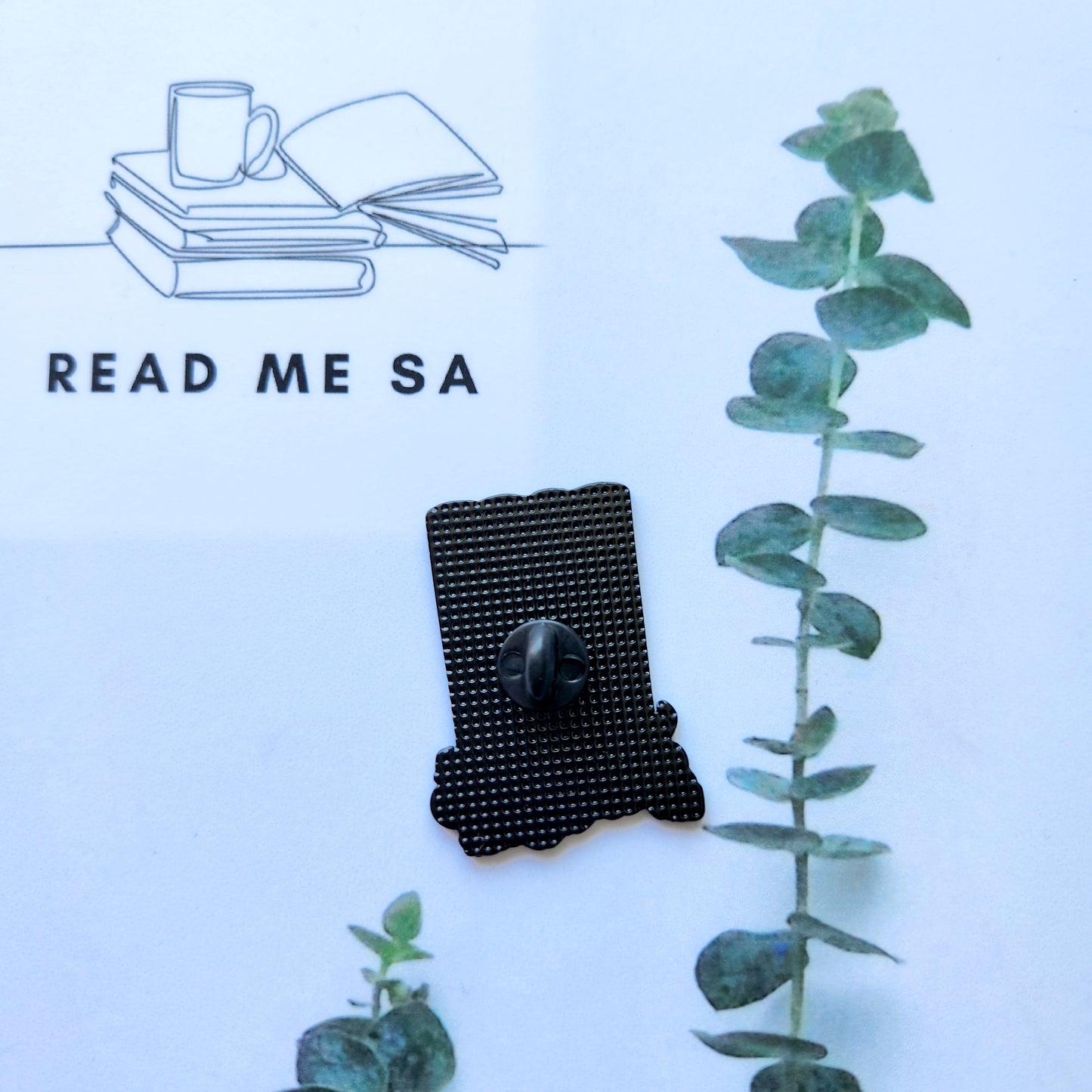 Cute Reader Brooch