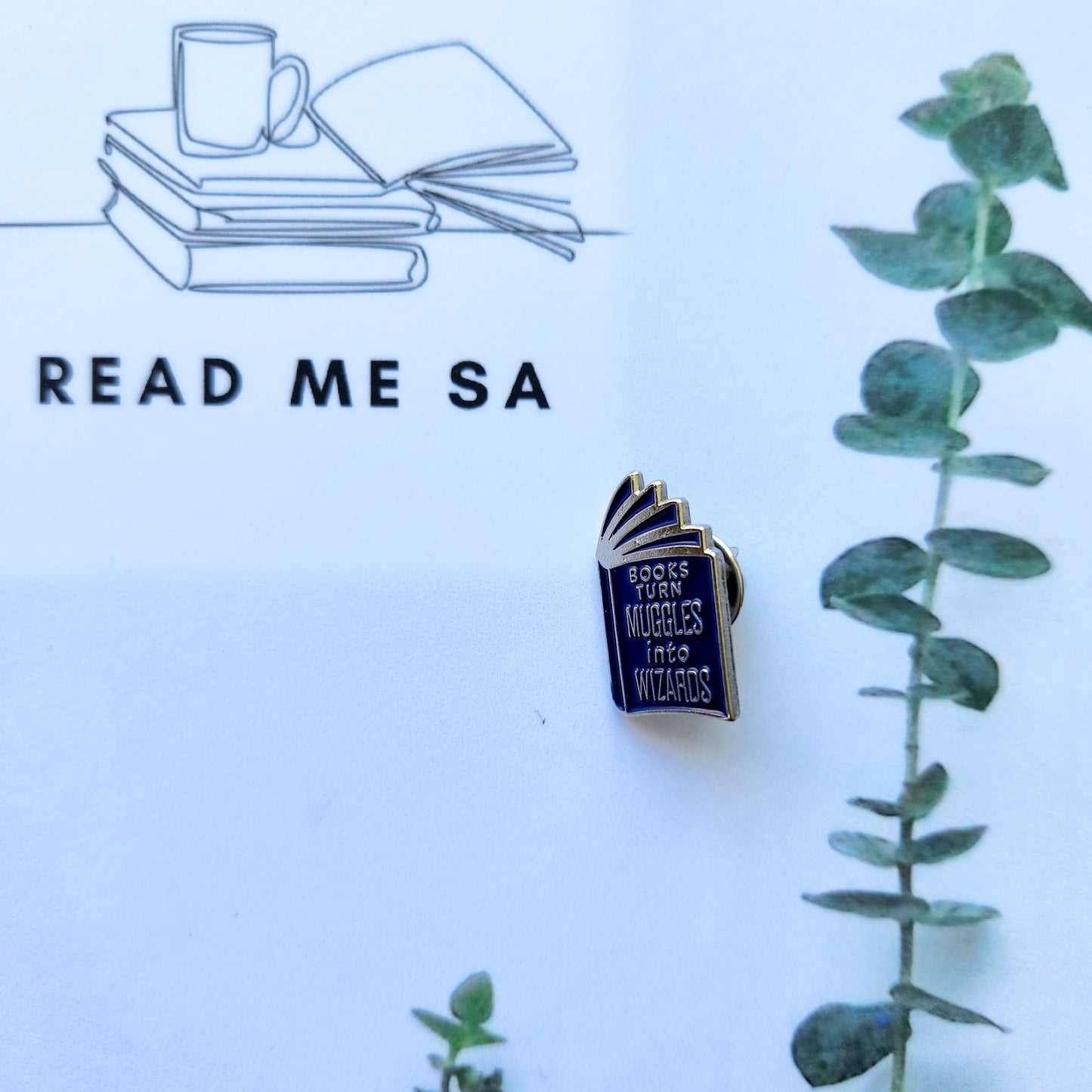 Cute Reader Brooch